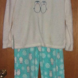 LADIES  SOFT  &  COZY ( LET'S  HUDDLE)  PAJAMA